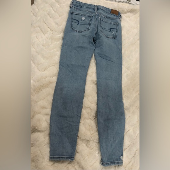 American Eagle Distressed and Ripped High Rise Jegging - Picture 2 of 8